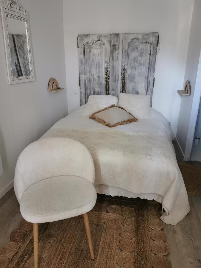 Au Poeme Du Chene, Logement Independant, Calme, Parking Gratuit Basse-Goulaine Eksteriør bilde