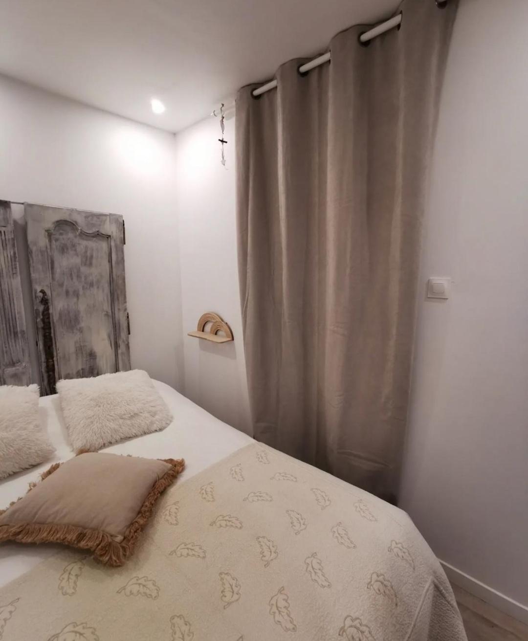 Au Poeme Du Chene, Logement Independant, Calme, Parking Gratuit Basse-Goulaine Eksteriør bilde